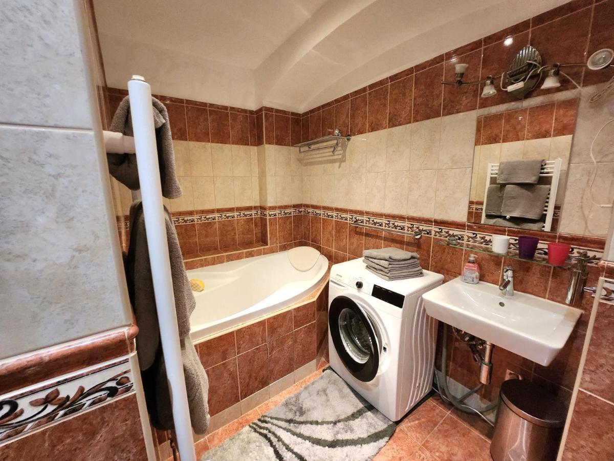 Spacious Apartment 6Min From The Dancing House Prague Extérieur photo
